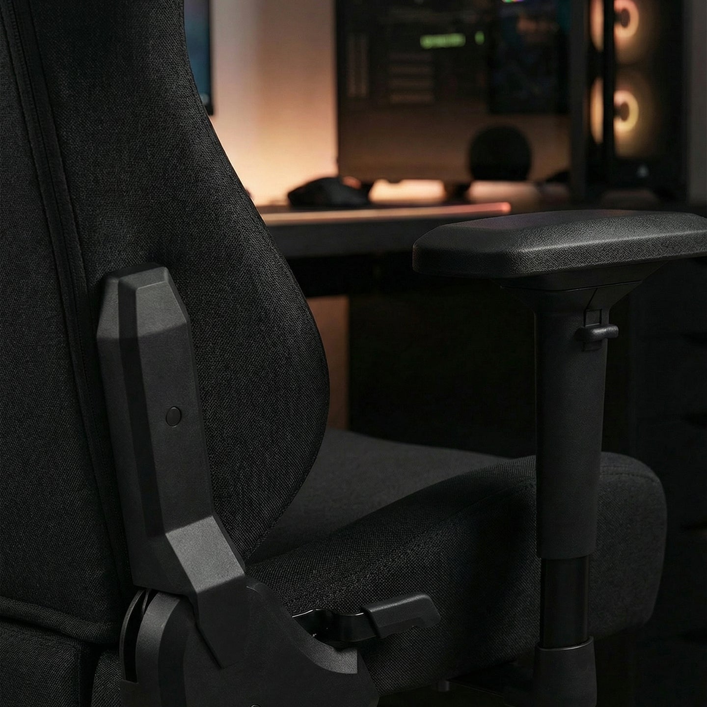 Üst Seviye Terletmez Kumaş Oyuncu Koltuğu-Siyah